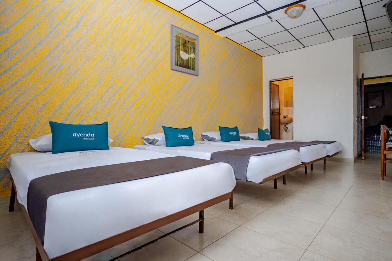 Ayenda Europa Hotel Bogota Buitenkant foto